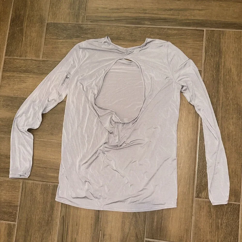 lululemon athletica l Timeless Twist Gray Long Sleeve Top Size 6